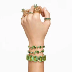 Matrix Ring, Baguette Cut, Green, Gold-Tone Plated 5648909 (Size 55/M/7) | Swarovski 16 Matrix Ring, Baguette Cut, Green, Gold-Tone Plated 5648909 (Size 55/M/7) | Swarovski -SWAROVSKI shop 3750155d 8fe5 58be 96a8 05f31529d973 40827.1681435094