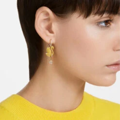 Iconic Swan Drop Earrings, Swan, Yellow, Gold-Tone Plated 5647543 | Swarovski -SWAROVSKI shop 4365b04d 2300 56e5 b8d8 7da9bdf9e738 25515.1674085997