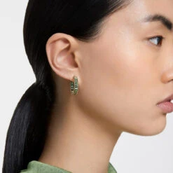 Matrix Hoop Earrings, Baguette Cut, Green, Gold-Tone Plated 5658651 | Swarovski -SWAROVSKI shop 5b3caf94 d871 5bcd 9293 a684db439a20 01579.1680503722